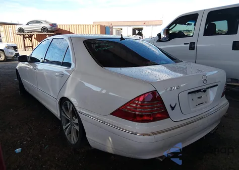 2000 Mercedes-Benz S 430 из США, поврежденный, VIN WDBNG70J7YA098595